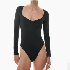 Aritzia Babaton Contour Lange Bodysuit